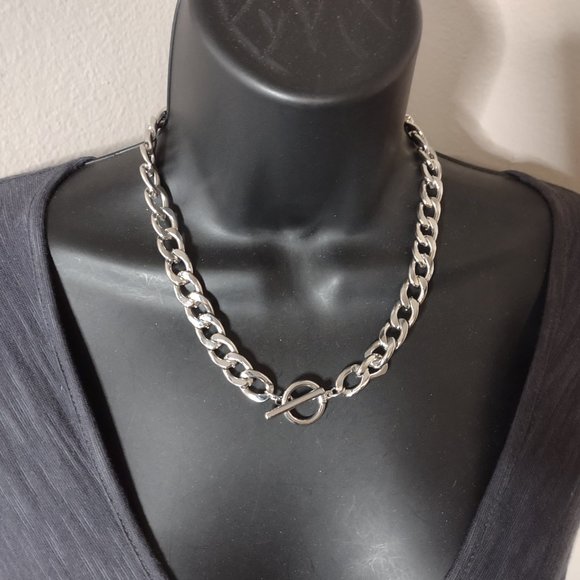 18 Inch Silver Tone Curb Link Chain Necklace With Toggle Clasp - Picture 2 of 8
